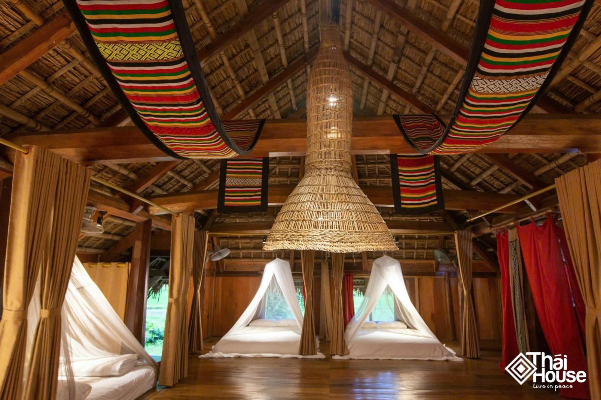 Thai House Pu Luong - Century Old Stilt House With Terrace Views Huong Ba Thuoc Buitenkant foto