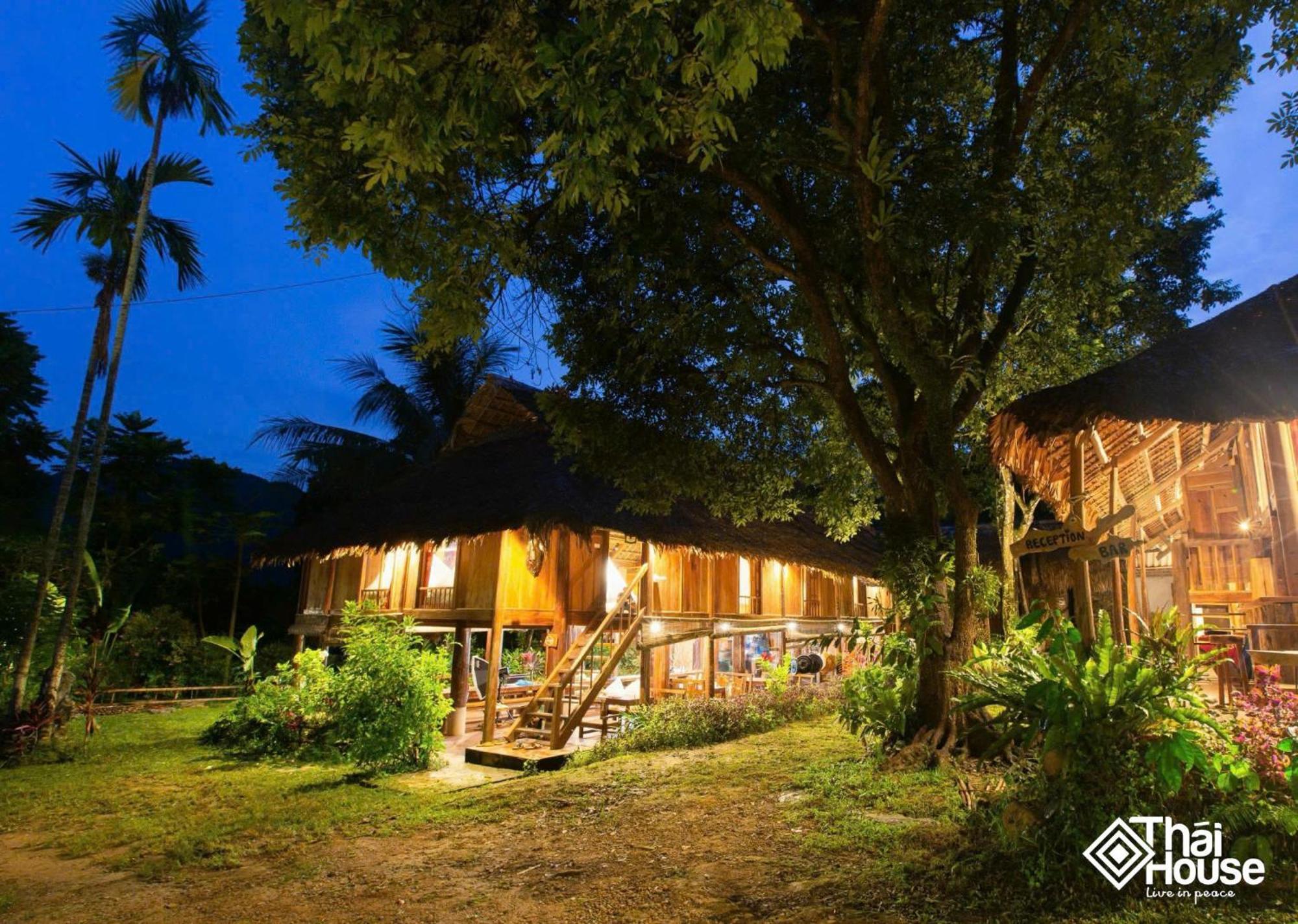 Thai House Pu Luong - Century Old Stilt House With Terrace Views Huong Ba Thuoc Buitenkant foto