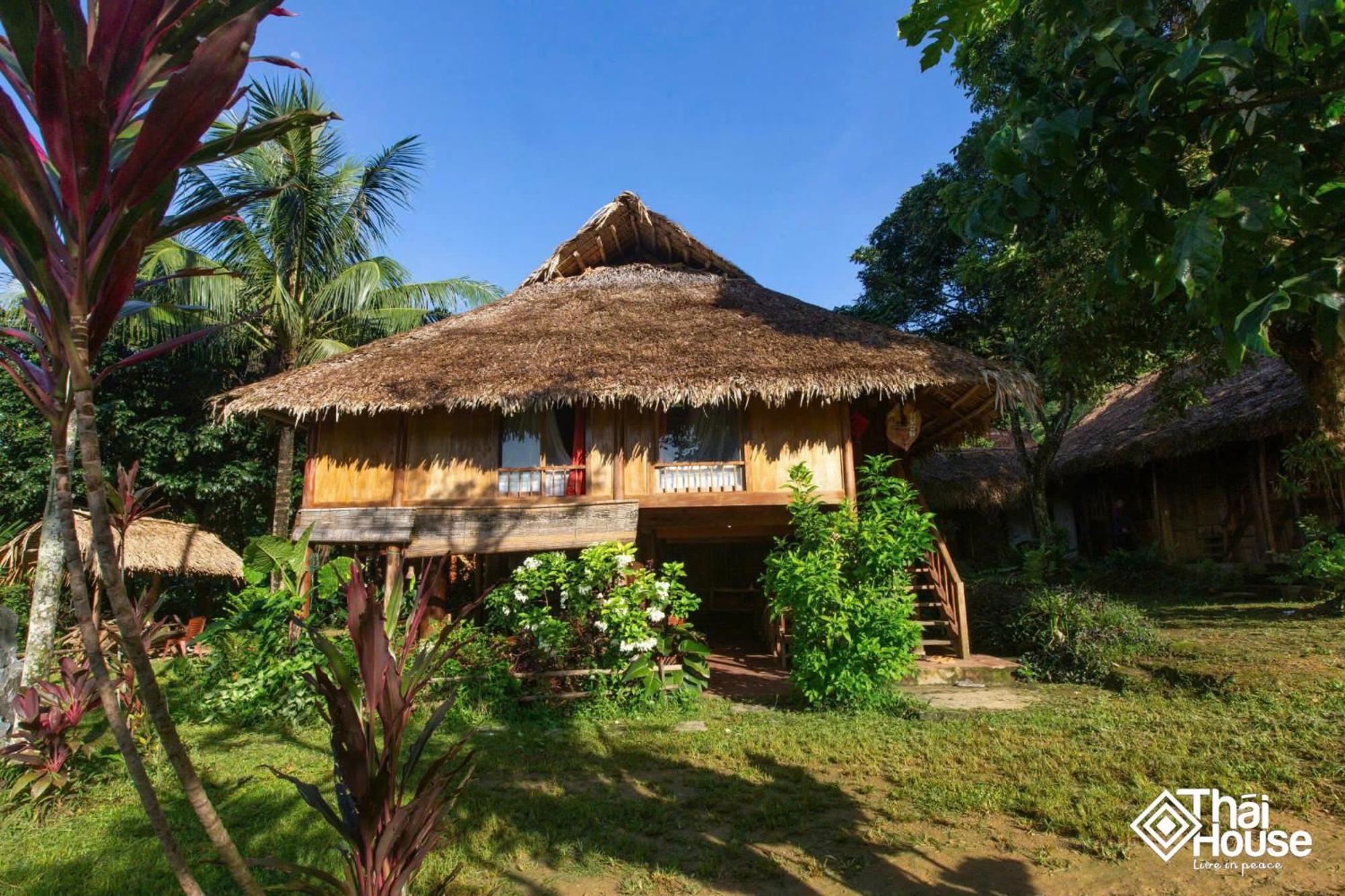 Thai House Pu Luong - Century Old Stilt House With Terrace Views Huong Ba Thuoc Buitenkant foto